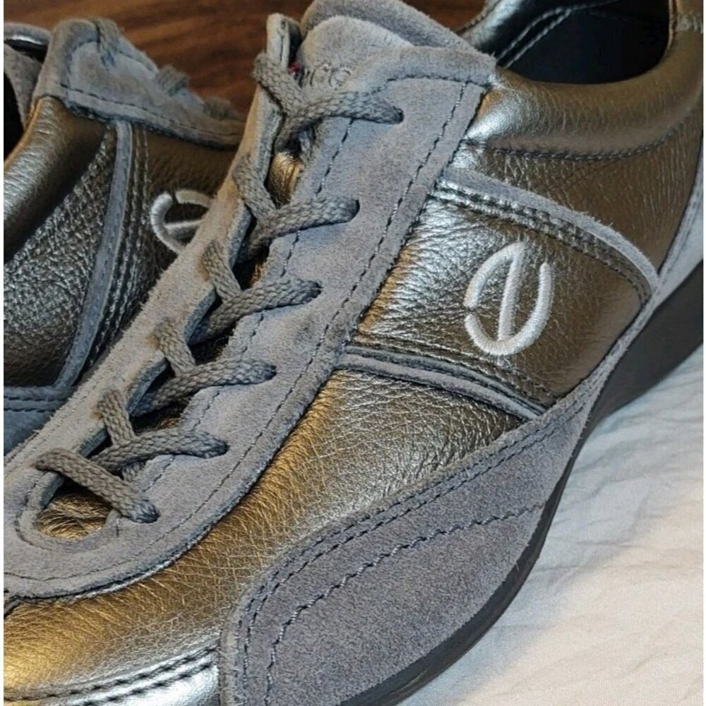 ecco Life Sneaker Buffed Silver/Titanium Life Tie Shoe Women's EU 36 US 6 - Picture 13 of 16